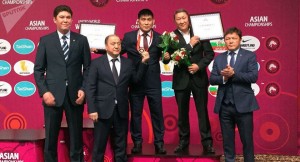 Базару Базаргуруеву вручили бронзовую медаль Олимпийских игр-2008 и денежный приз