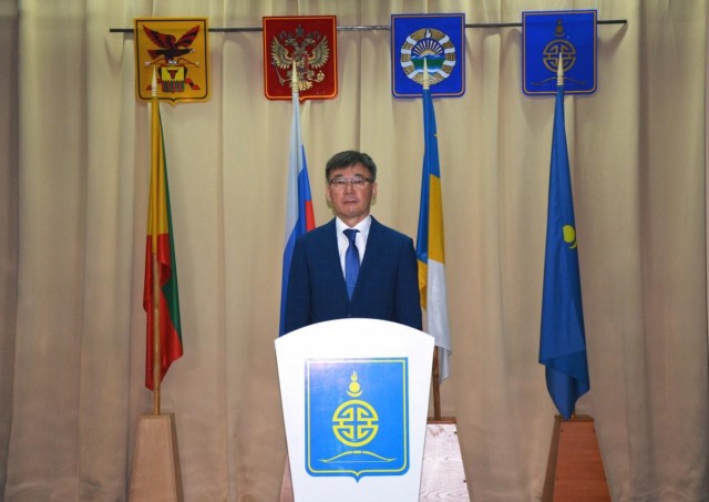 Избранный Глава городского округа «Поселок Агинское» Андрей Дашин вступил в должность